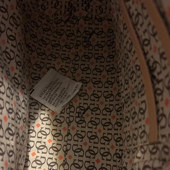 NWT GUESS White, Gray and Tan Tote Bag With Plastic Still On Hardware Plus Charm - Picture 9 of 14